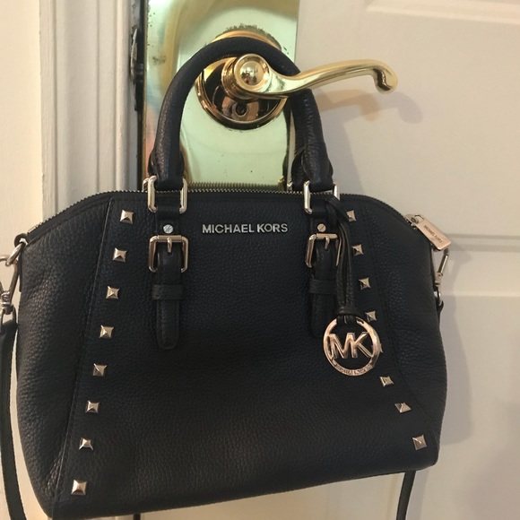 Michael Kors Handbags - FINAL PRICE! 😍Genuine MIchael Kors handbag Navy